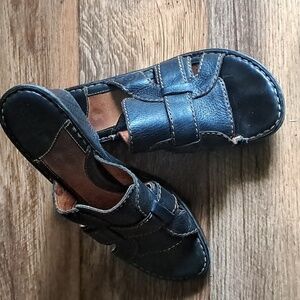 BORN Leather Mules Sandal Black Woven  Size 8 (EU 39)